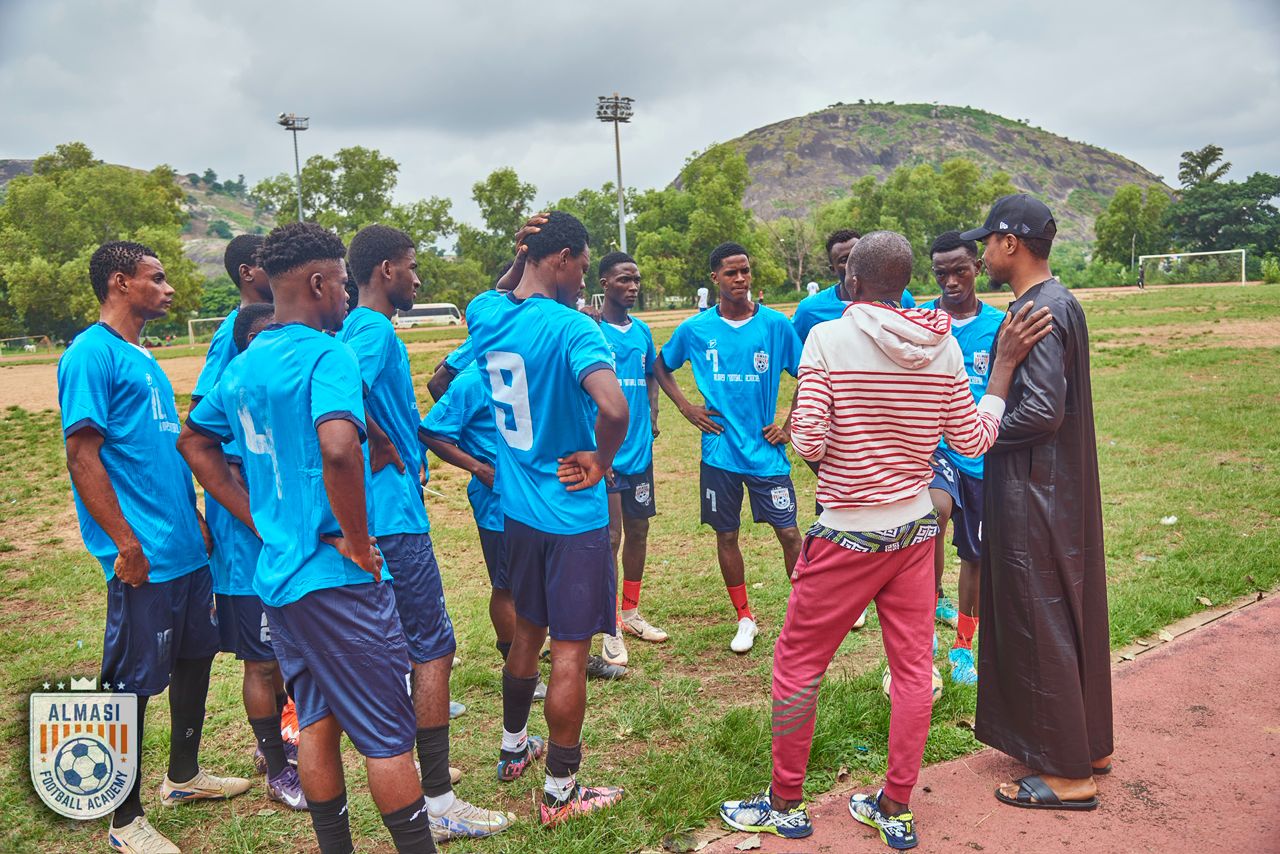Almasi coaching session, team talk before match